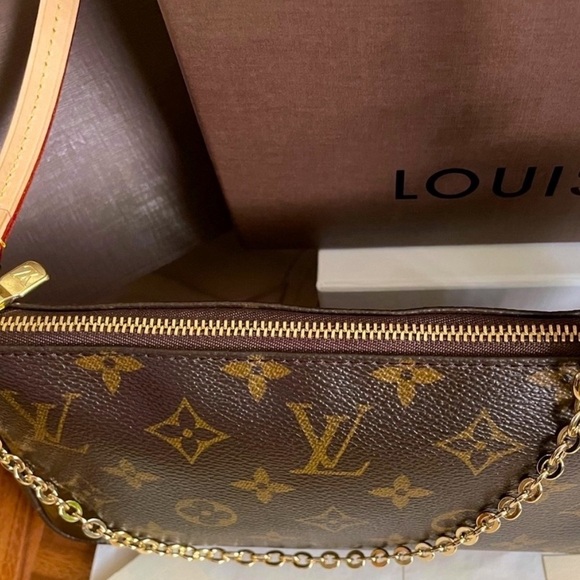 Prestine Vintage Authentic Louis Vuitton Pochette with Unbranded Chain Strap! - Picture 4 of 14